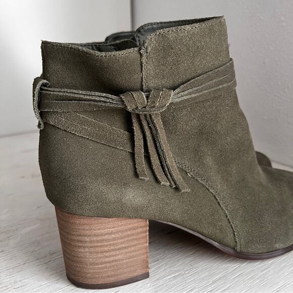 Violet & Red Jenna olive green suede ankle boot block heel size 9.5 - Picture 6 of 11